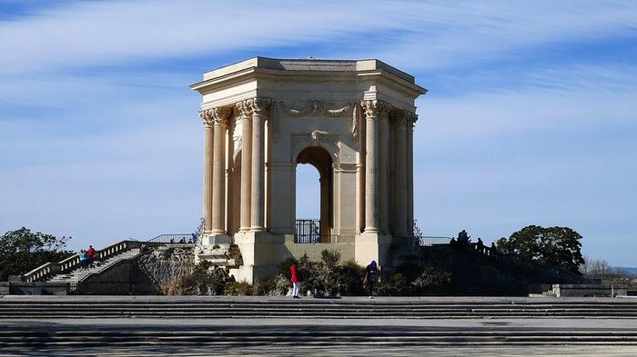 Montpellier/immobilier/CENTURY21 Port Marianne/Montpellier place pérou
