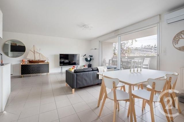 Appartement T3 à vendre - 3 pièces - 73.18 m2 - MONTPELLIER - 34 - LANGUEDOC-ROUSSILLON - Century 21 Port Marianne