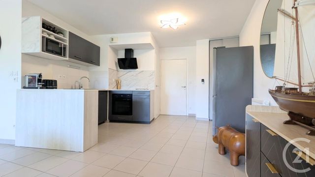 Appartement T3 à vendre - 3 pièces - 73.18 m2 - MONTPELLIER - 34 - LANGUEDOC-ROUSSILLON - Century 21 Port Marianne