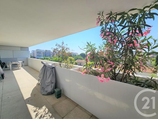 Appartement F3 à vendre - 3 pièces - 63.0 m2 - MONTPELLIER - 34 - LANGUEDOC-ROUSSILLON - Century 21 Port Marianne