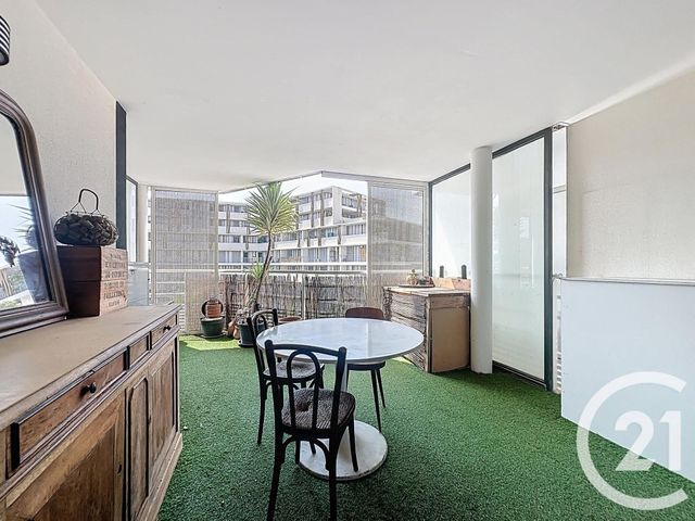 Afficher la photo en grand Appartement F4 à vendre - 4 pièces - 83.88 m2 - MONTPELLIER - 34 - LANGUEDOC-ROUSSILLON - Century 21 Port Marianne