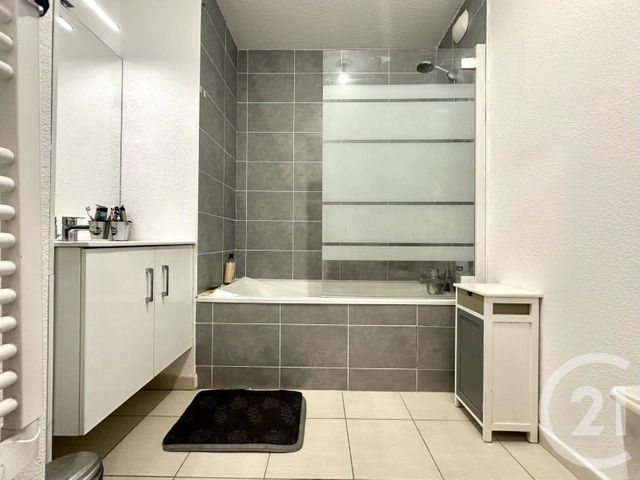 Appartement T3 à vendre - 3 pièces - 64.4 m2 - MONTPELLIER - 34 - LANGUEDOC-ROUSSILLON - Century 21 Port Marianne