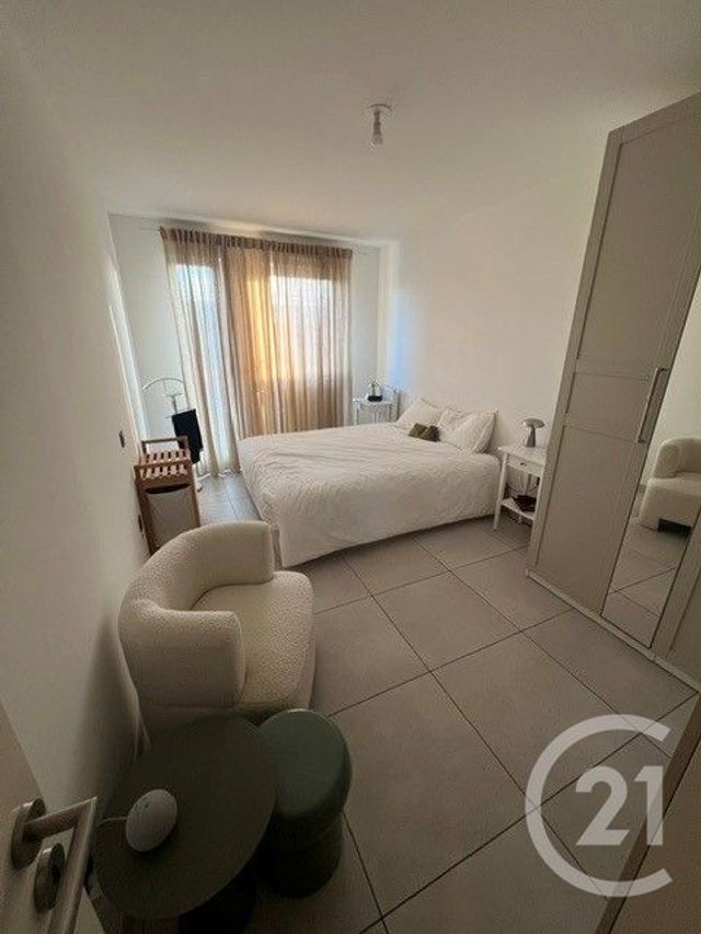 Appartement F4 à louer - 4 pièces - 90.0 m2 - MONTPELLIER - 34 - LANGUEDOC-ROUSSILLON - Century 21 Port Marianne