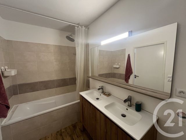Appartement F4 à louer - 4 pièces - 77.66 m2 - MONTPELLIER - 34 - LANGUEDOC-ROUSSILLON - Century 21 Port Marianne